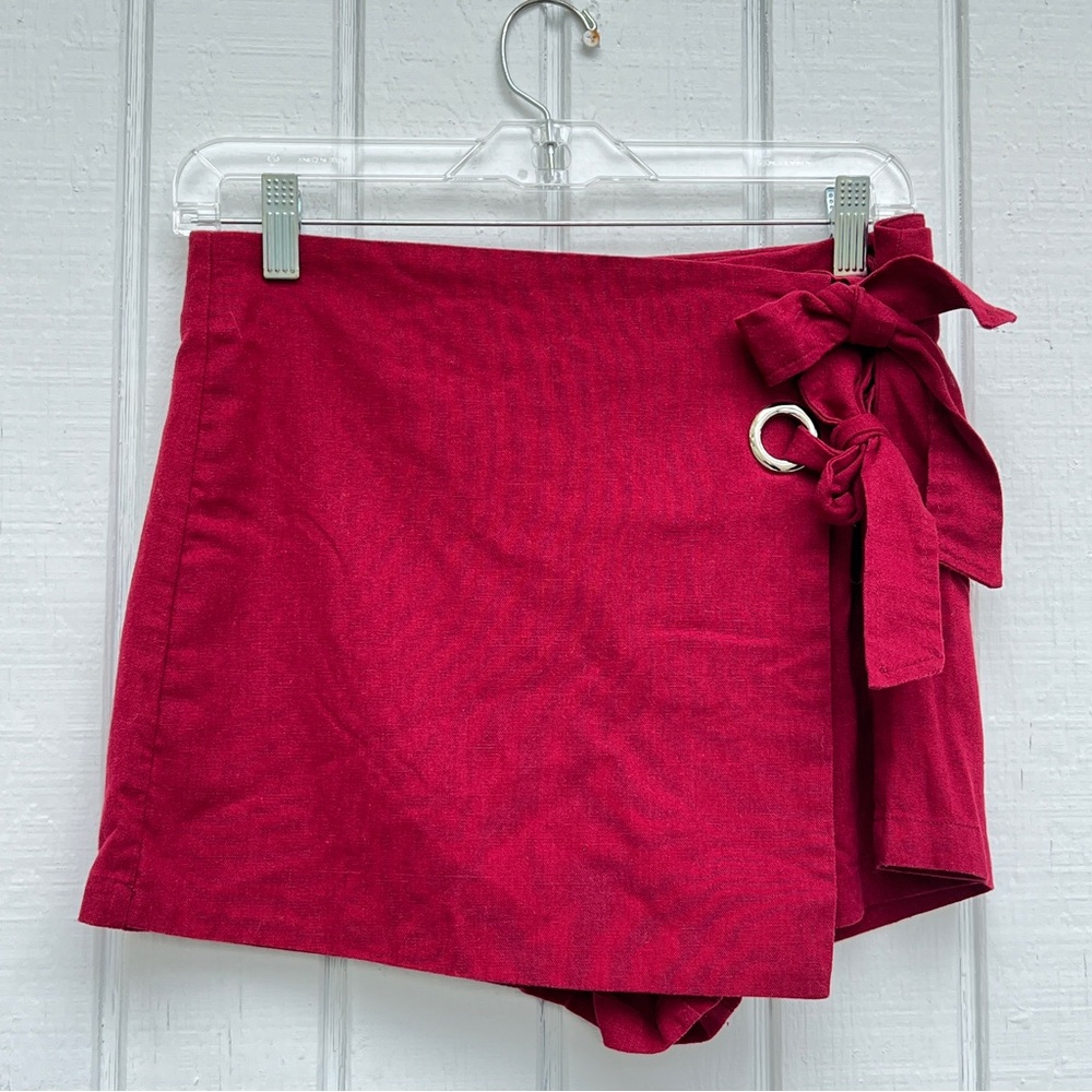 Altar’d State: Dark Red Tie/Wrap Skort. Size Large.